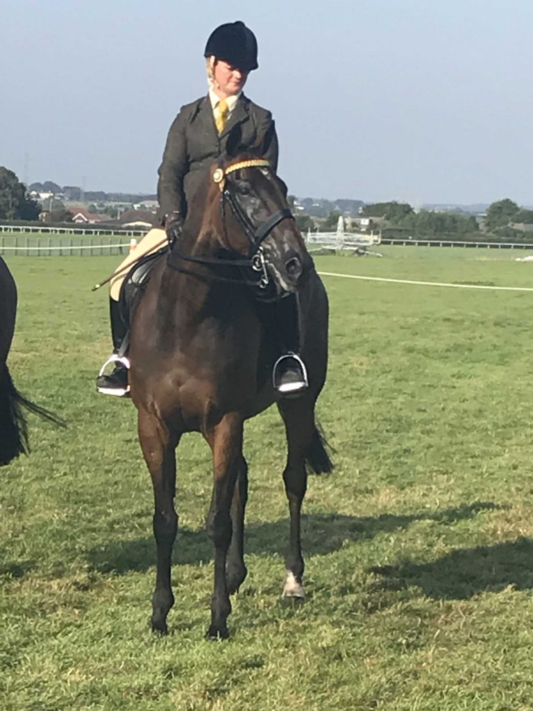 Nicki Russell & Sizing Autrailia 2019 Aintree
